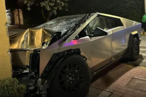 Tesla admite accidentes de autos autónomos en Texas; revelan riesgos en el control remoto de vehículos