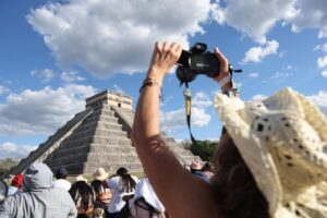 Gobierno de Yucatán, INAH y artesanos alcanzan acuerdo para reabrir Chichén Itzá 