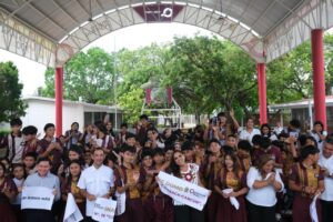 Después de 32 años de espera, estudiantes de la Técnica 19 ya tienen domo en Cancún