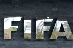 FBI emite advertencia sobre sitios web falsos que se hacen pasar por la FIFA para estafas