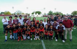 Reabre sus puertas el Estadio 10 de Abril con renovada imagen y partido internacional en Chetumal: Mara Lezama