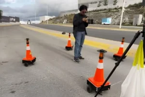 IPN crea conos robotizados para prevenir accidentes en carreteras