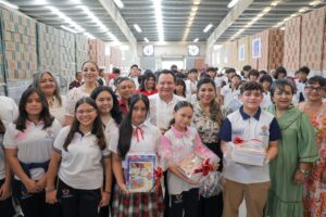 Joaquín Díaz Mena arranca la distribución de 2.7 millones de libros de texto gratuitos en Yucatán