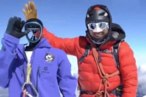 Robot humanoide podría conquistar «El Everest», la motaña más alta del mundo