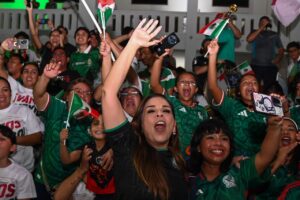 Chetumal vibra con el Fut-Fest; miles de aficionados viven con Mara Lezama una noche de fiesta y unión familiar