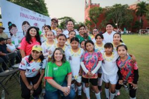 Gobernador Joaquín Díaz Mena impulsa fútbol femenil con la Copa de Mujeres DIF 