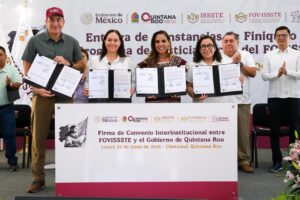 Firma Mara Lezama con FOVISSSTE convenio para subsidio de cancelación de hipotecas durante entrega de 188 constancias de finiquito