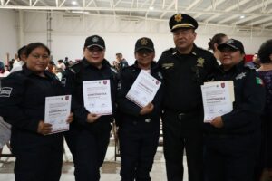 Policías municipales de Tekax concluyen capacitación para atender violencia de género