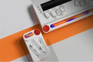 Desarrollan sistema con IA que enseña braille mediante dispositivos y guía de audio