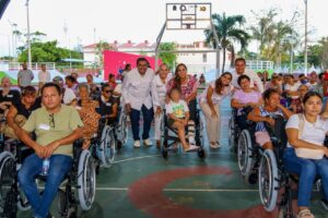 Entrega Mara Lezama 70 apoyos funcionales para mejorar la movilidad y calidad de vida de personas en Chetumal