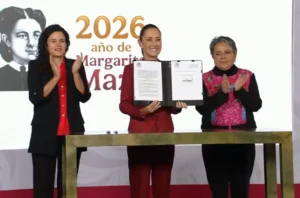 La Presidenta Claudia Sheinbaum Pardo, firma decreto para garantizar la transparencia total del gobierno y el acceso a la información