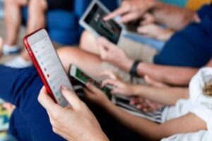 Tribunal de EEUU rechaza inmunidad de Meta, Google o TikTok ante demandas por adicción