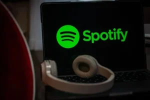 Spotify lanza una nueva etiqueta para identificar identidades de artistas generadas por IA