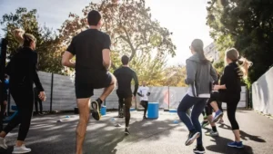 ¿Unos minutos de deporte intenso pueden mejorar la salud? Esto dice estudio