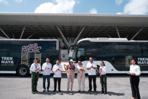 Tras banderazo de salida a cargo de Mara Lezama, Tren Maya reanuda ruta Cancún-Playa del Carmen con cuatro viajes diarios (+Vídeo)