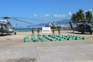 Decomisan 1.9 toneladas de cocaína frente a costas de Guerrero; hay 2 detenidos
