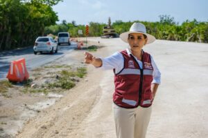 Supervisa Mara Lezama modernización de la carretera Cancún–Isla Blanca, obra que alcanza 30% de avance