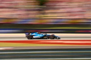 Alex Albon continuará con Williams en 2027
