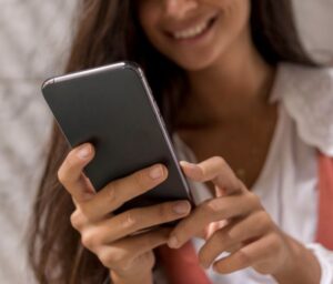 CRT prevé suspensión de 2.5 millones de líneas celulares terminadas en “0” por falta de registro
