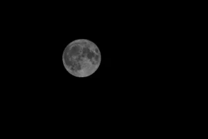 La cara oculta de la Luna podría revelar qué ocurrió antes de que nacieran las primeras estrellas