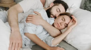 ¿Tu pareja ronca? Esto puede afectar la relación, según un estudio