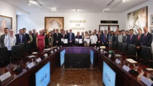 La Presidenta Claudia Sheinbaum Pardo, renueva acuerdo con gasolineros
