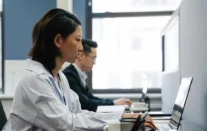¿Pasas mucho tiempo sentado? Podrías tener mayor riesgo de morir por cáncer, según estudio