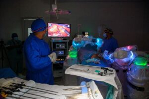 Hace historia Quintana Roo con primera cirugía robótica en hospital público: Mara Lezama (+Vídeo)
