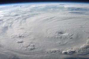 Huracán Marie se fortalece en el Pacífico; advierten lluvias intensas y calor extremo