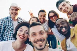 Ni el dinero ni el placer: científicos identifican una clave de la felicidad
