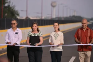 Sheinbaum inaugura puente de acceso al puerto de Veracruz