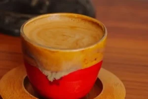 ¿Tomas café todos los días? Estudio analiza su posible efecto en los huesos