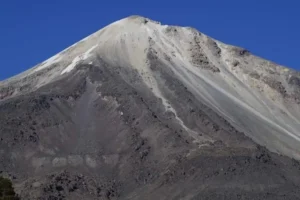 Preparan despedida para el último glaciar del Pico de Orizaba; ¿cuánto tiempo le queda?