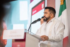 Módulos Renacimiento acercan trámites y servicios con instrucciones en maya y español 
