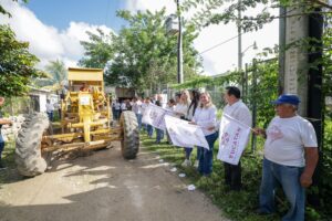 Don Antonio esperó 50 años: la calle 16 de Conkal se arregla por primera vez 