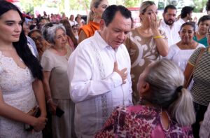 Gobierno del Estado de Yucatán, condona el adeudo de agua de doña Josefina y gestiona su pensión ante el Issste; la atención sigue abierta 