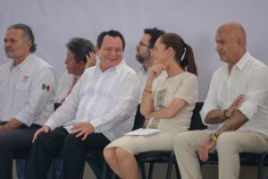 Sheinbaum acepta la petición de Díaz Mena: más médicos para el O’Horán y regreso del personal yucateco que trabaja en Campeche y Quintana Roo (+Vídeo)